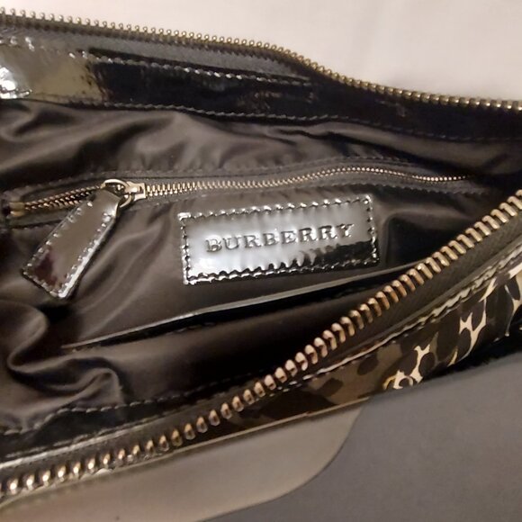 Burberry Floral Beat Check Nylon Foley Hobo Bag in Black - Picture 10 of 10